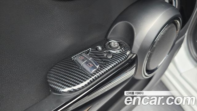 Mini Cooper 2024 — photo 31