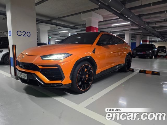 Lamborghini Urus 2022 — photo 4