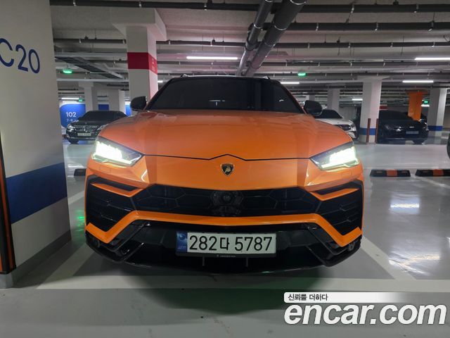 Lamborghini Urus 2022 — photo 5