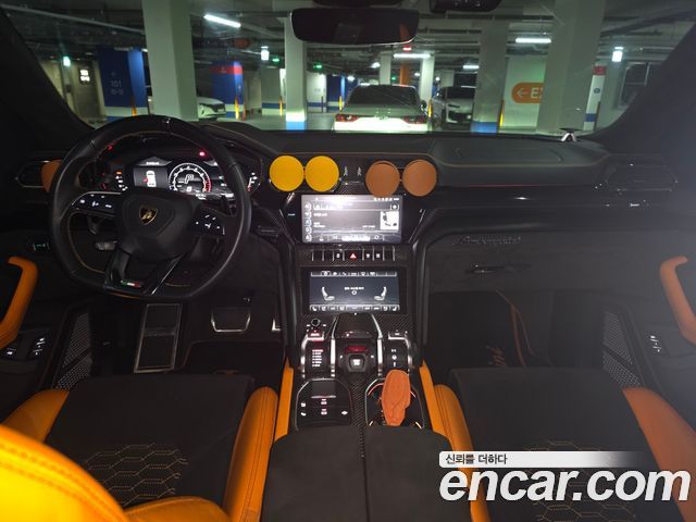 Lamborghini Urus 2022 — photo 10