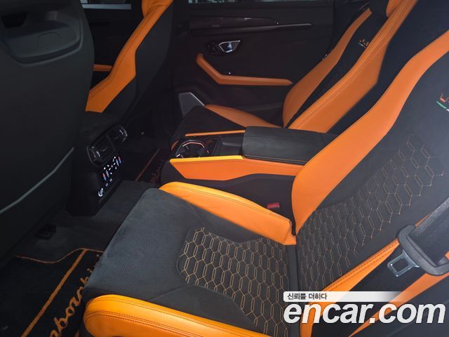 Lamborghini Urus 2022 — photo 11
