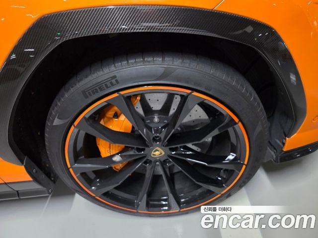 Lamborghini Urus 2022 — photo 15