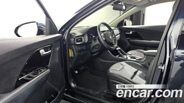 Kia Niro 2018 — photo 10