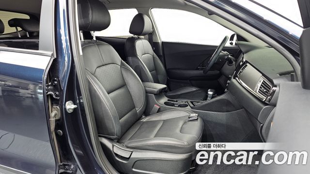 Kia Niro 2018 — photo 11