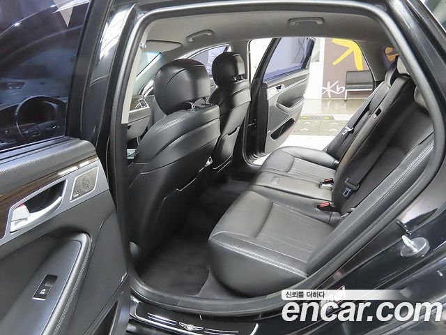 Genesis G80 2017 — photo 10