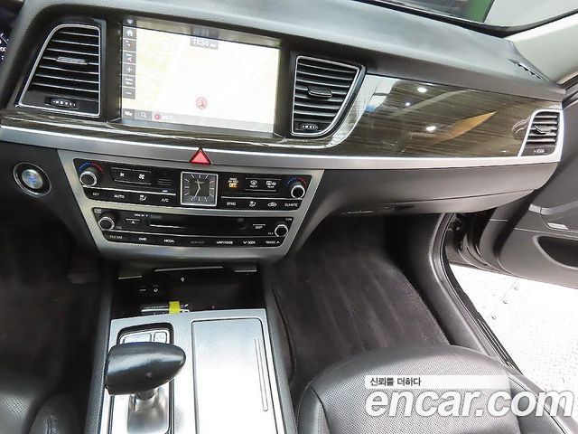 Genesis G80 2017 — photo 15
