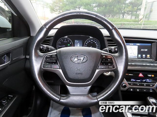 Hyundai AVANTE 2016 — photo 8