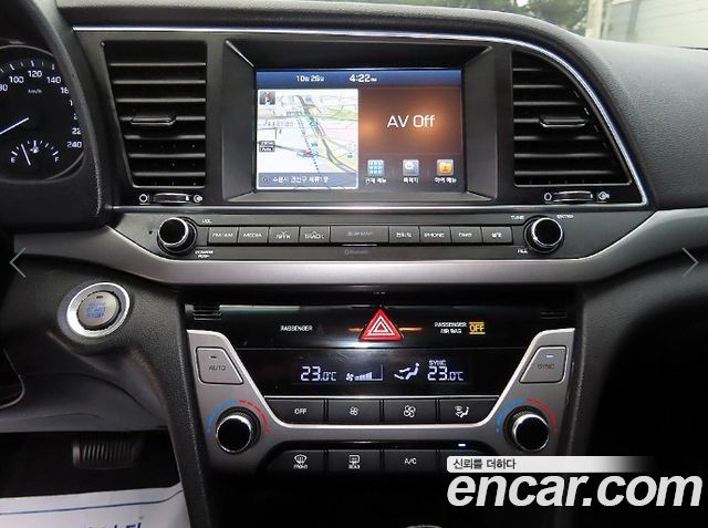 Hyundai AVANTE 2016 — photo 12