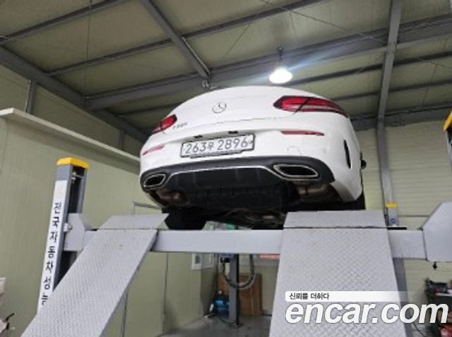 Mercedes-Benz C-Class 2019 — photo 2