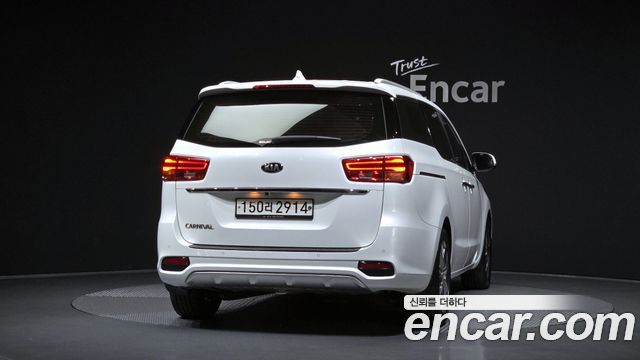 Kia Canival 2020 — photo 4