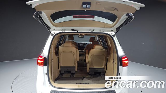 Kia Canival 2020 — photo 20