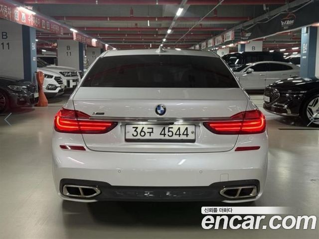 BMW 7-Series 2018 — photo 4