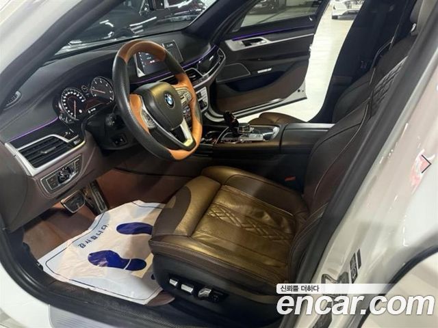 BMW 7-Series 2018 — photo 10
