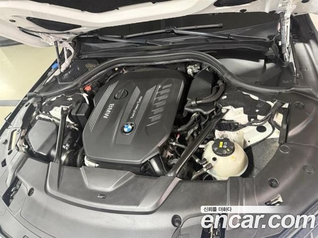 BMW 7-Series 2018 — photo 20
