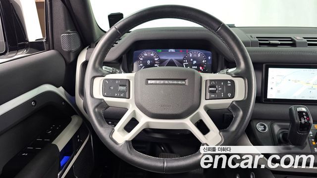 Land Rover Defender 2020 — photo 19