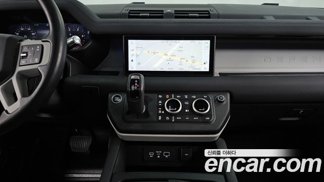Land Rover Defender 2020 — photo 20