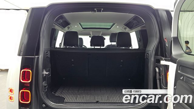 Land Rover Defender 2020 — photo 26