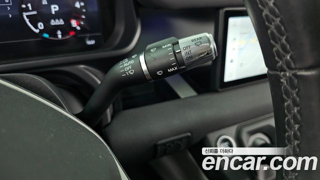 Land Rover Defender 2020 — photo 27
