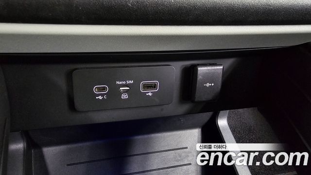 Land Rover Defender 2020 — photo 32