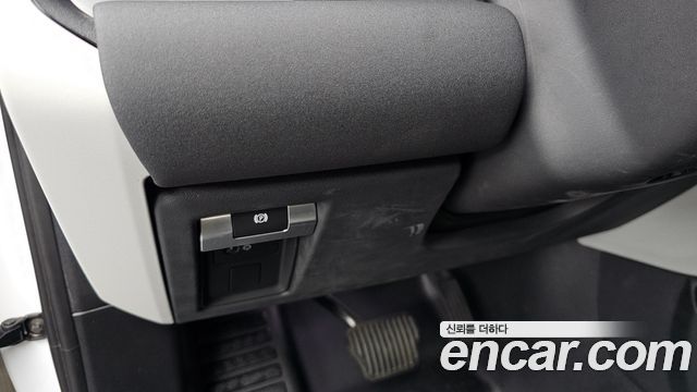 Land Rover Defender 2020 — photo 33