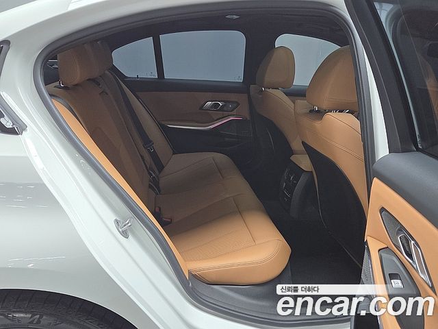 BMW 3-Series 2025 — photo 15