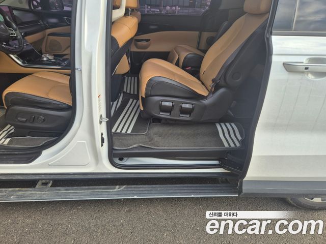 Kia Canival 2021 — photo 7