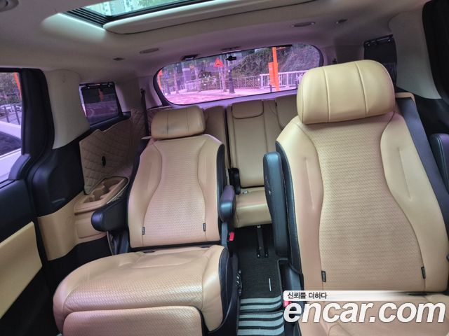 Kia Canival 2021 — photo 8