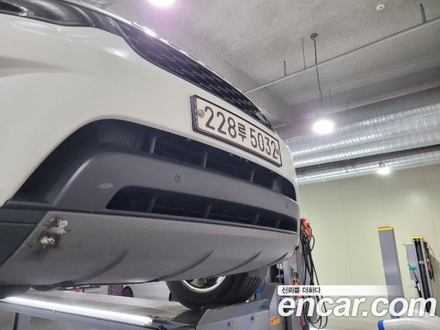 Land Rover Discovery 2018 — photo 2