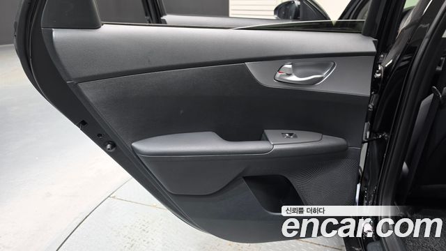 Kia K3 2024 — photo 15