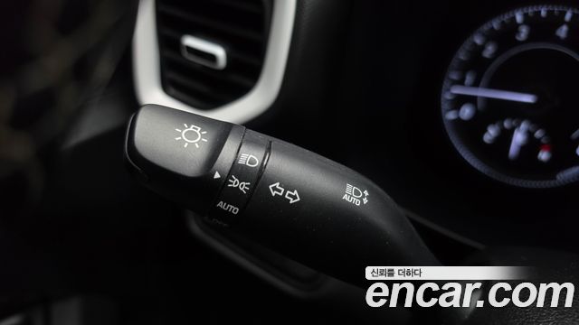Hyundai Venue 2020 — photo 32