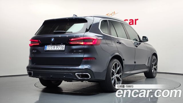 BMW X5 2021 — photo 2