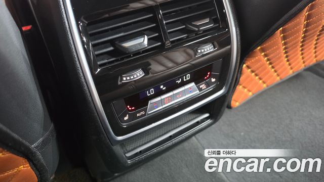 BMW X5 2021 — photo 26