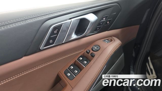 BMW X5 2021 — photo 29