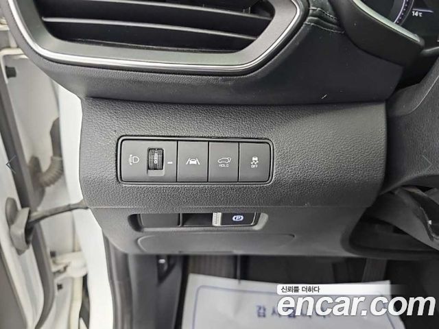 Hyundai Santafe 2022 — photo 18
