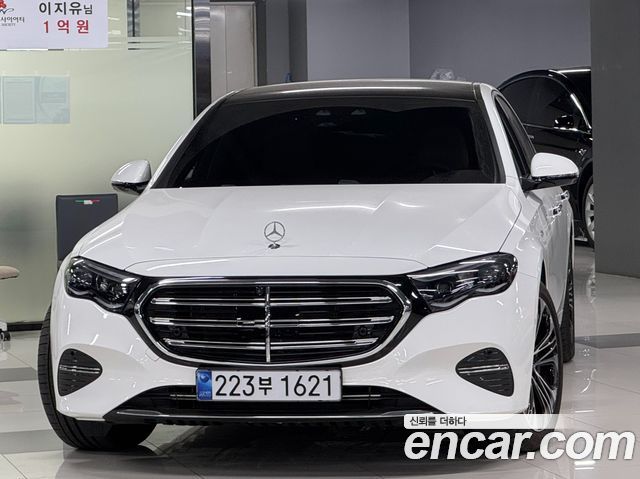 Mercedes-Benz E-Class 2025 — photo 1