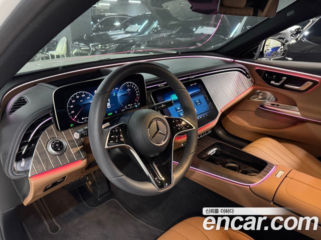 Mercedes-Benz E-Class 2025 — photo 4