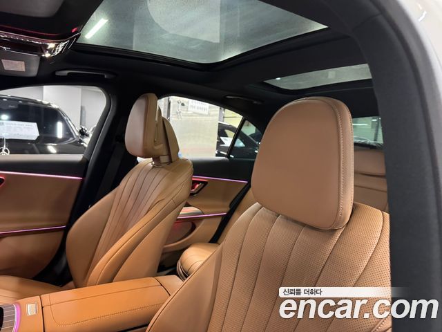Mercedes-Benz E-Class 2025 — photo 10