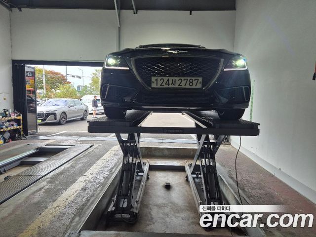 Genesis G80 2017 — photo 1