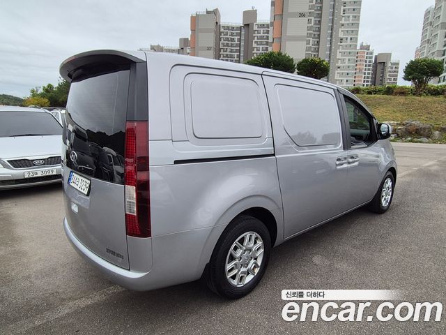 Hyundai Staria 2022 — photo 4