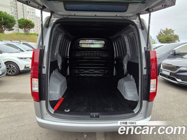 Hyundai Staria 2022 — photo 5