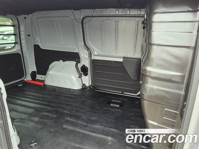 Hyundai Staria 2022 — photo 6