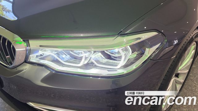 BMW 5-Series 2019 — photo 14