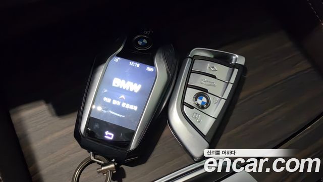 BMW 5-Series 2019 — photo 17