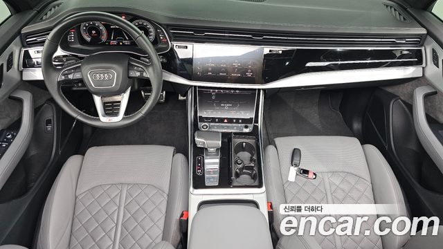 Audi Q7 2022 — photo 10