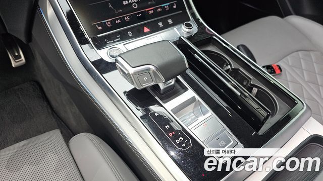 Audi Q7 2022 — photo 12
