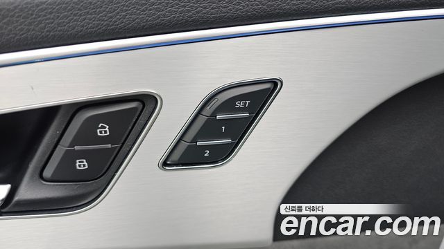 Audi Q7 2022 — photo 25