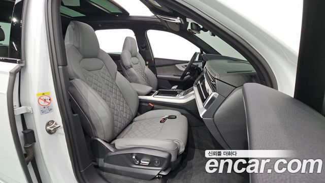 Audi Q7 2022 — photo 16