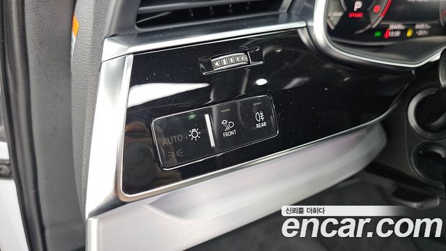 Audi Q7 2022 — photo 27