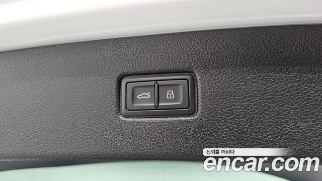 Audi Q7 2022 — photo 35