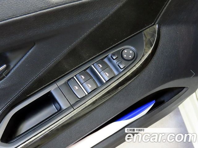 BMW 6-Series 2015 — photo 13